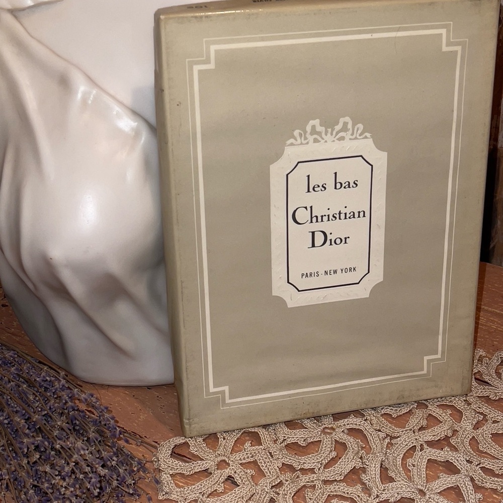 SOLD 🌺 Vintage Les Bas Christian Dior Stockings Desoie SLEEK SILVER Sz 10.5 💅🏼